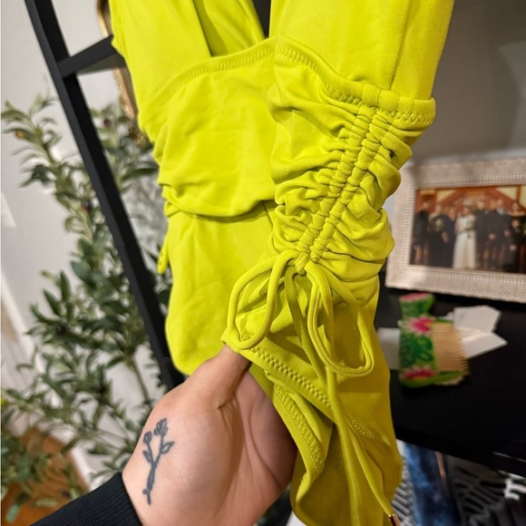 Robin Piccone Yellow One Piece Swimsuit with Plunging V-Neckline size 8 - Picture 7 of 9